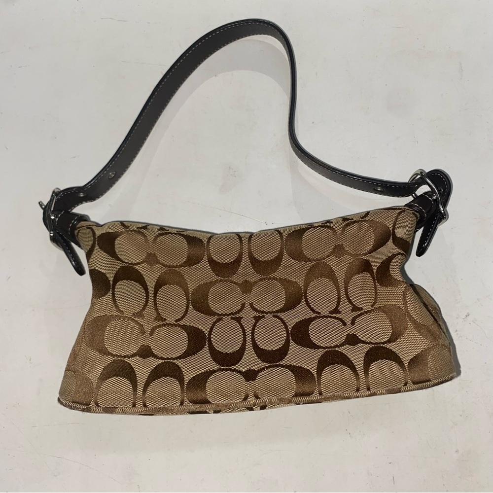 Couch shoulder bag